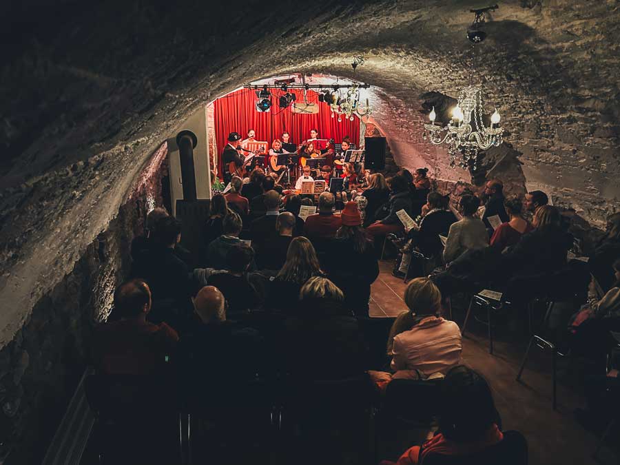 Nikolauskonzert der Gitarrenklasse beim Gitarrenunterricht in Ladenburg